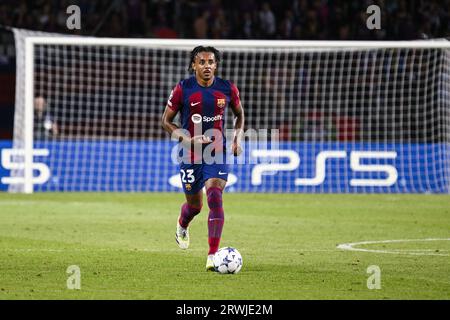 Barcelona, Spain. 19th Sep, 2023. Barcelona's Jules Kounde pictured in action during a soccer game between Spanish FC Barcelona and Belgian Royal Antwerp FC, on Tuesday 19 September 2023 in Barcelona, Spain, on day 1 of the Champions League group stage, in group H. BELGA PHOTO TOM GOYVAERTS Credit: Belga News Agency/Alamy Live News Stock Photo