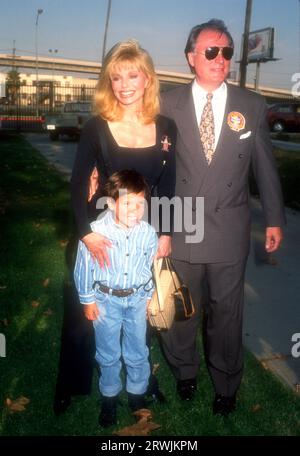 Loni Anderson and daughter Deidre arriving at the engagement party for Liza  Minelli and David Gest at the SkyBar, Mondrian Hotel in Los Angeles.  February 21, 2002. - AndersonLoni Deirdre daug01.JPG 