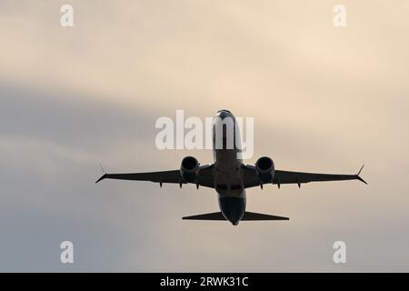 Richmond, British Columbia, Canada. 16th Sep, 2023. A WestJet Airlines Boeing 737-8 MAX jetliner (C-FXWJ) airborne overhead after taking off from Vancouver International Airport. (Credit Image: © Bayne Stanley/ZUMA Press Wire) EDITORIAL USAGE ONLY! Not for Commercial USAGE! Stock Photo