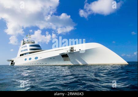 Futuristic motor yacht in the Caribbean Stock Photo
