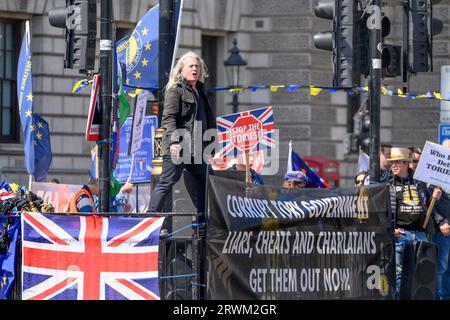 London, UK. Anti-government protesters in Parliament Square, May 2023 Gareth Kearns singing Stock Photo