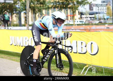 Emmen, Netherlands. 20th Sep, 2023. Belgian Sara Van de Vel pictured in action during the elite women individual time trial at the UEC Road European Championships, a 29,5km track in Emmen, The Netherlands, Wednesday 20 September 2023. The European cycling championships takes place from 20 to 24 september. BELGA PHOTO DAVID PINTENS Credit: Belga News Agency/Alamy Live News Stock Photo