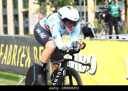 Nieuw Amsterdam, Netherlands. 20th Sep, 2023. Belgian Sara Van de Vel pictured in action during the U23 men individual time trial at the UEC Road European Championships, a 20,6km track in Emmen, The Netherlands, Wednesday 20 September 2023. The European cycling championships takes place from 20 to 24 september. BELGA PHOTO DAVID PINTENS Credit: Belga News Agency/Alamy Live News Stock Photo