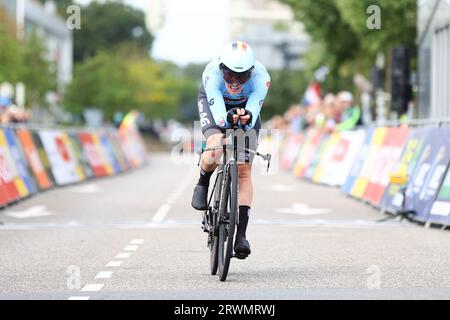 Emmen, Netherlands. 20th Sep, 2023. Belgian Sara Van de Vel crosses the finish line of the elite women individual time trial at the UEC Road European Championships, a 29,5km track in Emmen, The Netherlands, Wednesday 20 September 2023. The European cycling championships takes place from 20 to 24 september. BELGA PHOTO DAVID PINTENS Credit: Belga News Agency/Alamy Live News Stock Photo