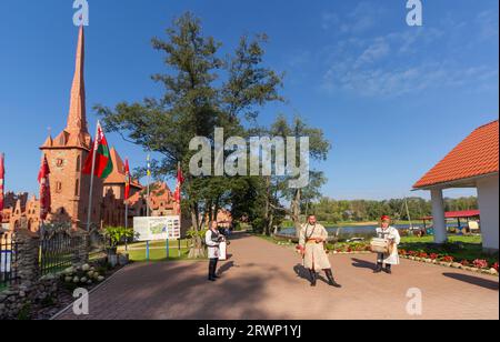 Sula, Belarus September 17. 2023. Belarusian cultural and historical complex Sula, Dzerzhinsky district, Minsk region. Guests are greeted in national Stock Photo