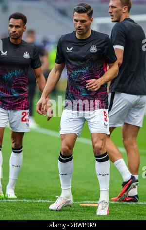 Milan, Italy. 19th Sep, 2023. Fabian Schar of Newcastle United FC warms up during UEFA Champions League 2023/24 Group Stage - Group F football match between AC Milan and Newcastle United FC at San Siro Stadium, Milan, Italy on September 19, 2023 Credit: Independent Photo Agency/Alamy Live News Stock Photo