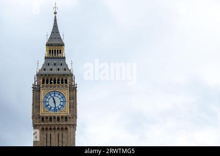 LONDON- SEPTEMBER, 18, 2023: Elizabeth Tower Houses of Parliament with copy space in the sky Stock Photo