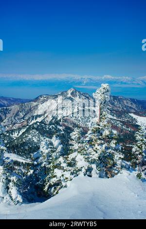 Mt. Yokote and Mt. Shiroumadake and other mountains in the Northern Alps Stock Photo