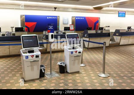 Delta Air Lines Check In kiosks at Hartsfield-Jackson Atlanta ...