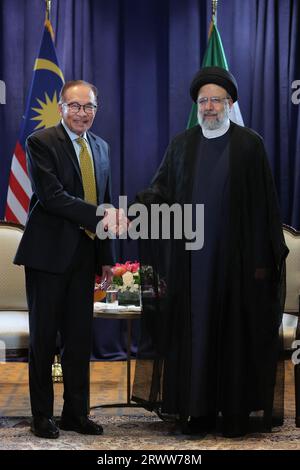 Iranian President Ibrahim Raisi meets with Acting Sudanese Foreign ...