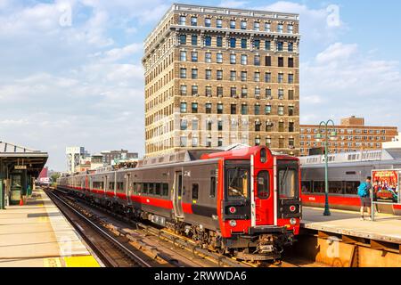 New York City, United States - May 11, 2023: Metro-North Railroad commuter train public transport at Harlem 125th Street railway station in New York, Stock Photo