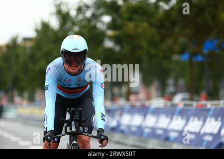 Emmen, Netherlands. 21st Sep, 2023. Belgian Sara Van de Vel pictured during the elite mixed team relay time trial race, a 38,4km track in and around Emmen, The Netherlands, on the second day of the UEC Road European Championships, Thursday 21 September 2023. The European cycling championships takes place from 20 to 24 september. BELGA PHOTO DAVID PINTENS Credit: Belga News Agency/Alamy Live News Stock Photo