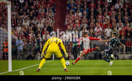 Munich, Germany. 20th Sep 2023.  Leroy Sane (Muenchen), Lisandro Martinez (ManU), Torwart Andre Onana (ManU) FC Bayern München - Manchester United 20. Stock Photo