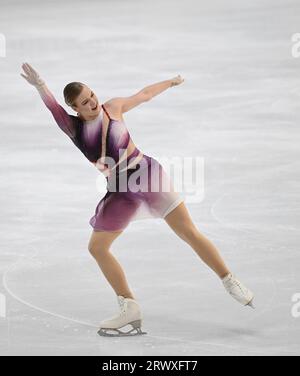 Oberstdorf, Germany. 21st Sep, 2023. Figure Skating: Challenger Series - Nebelhorn Trophy, Individual, Ladies, Short Program. Lindsay van Zundert from the Netherlands on the ice. Credit: Angelika Warmuth/dpa/Alamy Live News Stock Photo