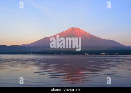 Yamanashi Red Fuji reflected in Yamanakako Lake Stock Photo