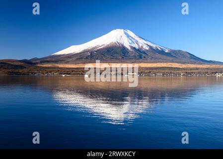 Mount Fuji in winter reflected in Yamanakako Lake, Yamanashi Stock Photo