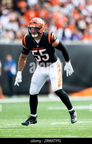 Cincinnati Bengals linebacker Logan Wilson (55) hits Philadelphia Eagles  quarterback Carson Wentz (11) as he was