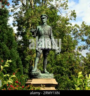 Lord Ninian Edward Crichton-Stuart, statue in Cathays Park Cardiff in front of Cardiff City Hall. Killed in action WW1. Taken September 2023 Stock Photo
