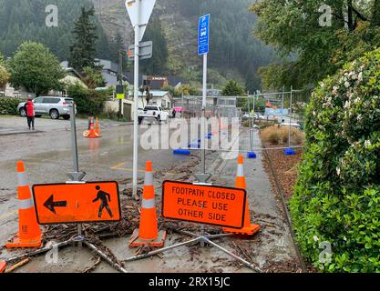 Queenstown. 22nd Sep, 2023. The path to a sightseeing cable car system is closed due to slips in Queenstown, New Zealand, on Sept. 22, 2023. New Zealand's scenic town Queenstown declared a state of emergency on Friday for an initial period of seven days, as part of the response to the current heavy rain and risks of slips and flooding.TO GO WITH 'State of emergency declared for New Zealand's Queenstown following heavy rain' Credit: Xinhua/Alamy Live News Stock Photo