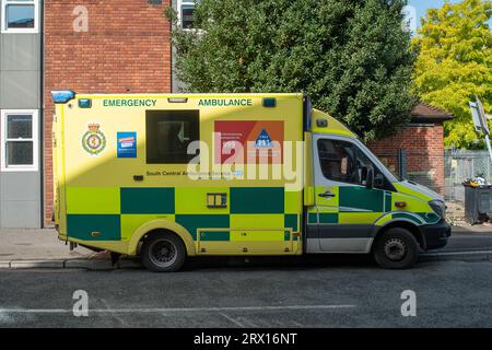 Slough, Berkshire, UK. 21st September, 2023. An NHS South Central Ambulance Service emergency ambulance on a call out in Slough, Berkshire. Junior Doctors and Consultants have been on strike this week meaning many operations and hospital appointments have been cancelled adding to the ongoing NHS crisis. Credit: Maureen McLean/Alamy Stock Photo