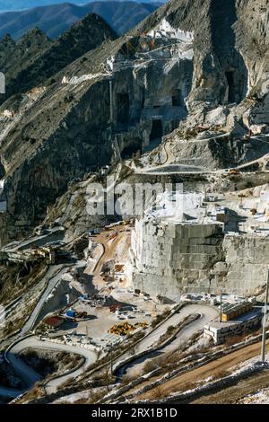 Marble mines above town of Carrara, Tuscany, Italy Stock Photo