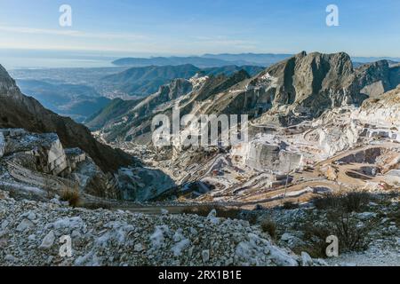 Marble mines above town of Carrara, Tuscany, Italy Stock Photo