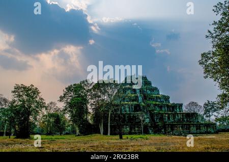 The seven‑tiered pyramid called Prasat Prang at sunset, Prasat Thom, Koh Ker, Preah Vihear Province, Cambodia. © Kraig Lieb Stock Photo