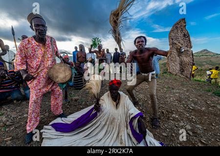 Kapsiki tribal people practising a traditional dance, Rhumsiki, Mandara mountains, Far North province, Cameroon, Africa Stock Photo