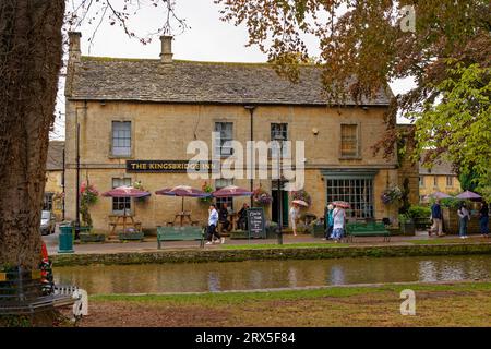 The Kingsbridge Arms at Bourton on the Water village in the Cotswolds Stock Photo