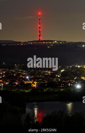 A view of Arqiva Tower standing alone since the removal of the temporary mast that was erected in 2018 Stock Photo