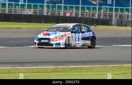 Towcester, UK. 23rd Sep, 2023. Silverstone, UK on 23 September 2023. Sam Osborne, Apec Racing with Beavis Morgan, Ford Focus ST during the Kwik Fit British Touring Car Championships (BTCC) at Silverstone, Towcester, Northamptonshire, UK on 23 September 2023. Credit: LFP/Alamy Live News Stock Photo