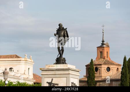 Estatua de miguel de cervantes hi-res stock photography and