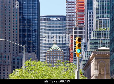 View south on Park Avenue from E 54th Street. Met Life (ex-Pan Am) Building frames green-capped Helmsley Building (ex-New York Central Building). Stock Photo