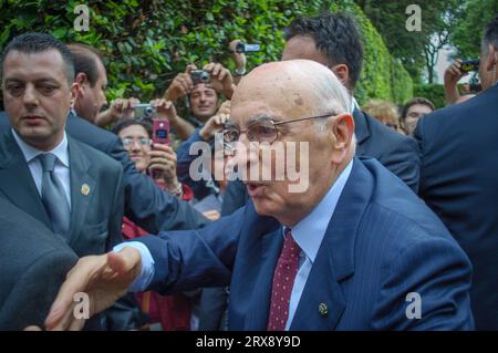 Rome, Italy. 2nd June, 2010. The President of the Italian Republic GIORGIO NAPOLITANO greets people on Republic Day in the Quirinale gardens in Rome.The President Emeritus of the Republic Giorgio Napolitano passed away at the Salvator Mundi clinic on the Janiculum in Rome after a long illness. He was an Italian politician, 11th President of the Republic from 15 May 2006 to 14 January 2015, elected for two consecutive terms. (Credit Image: © Marcello Valeri/ZUMA Press Wire) EDITORIAL USAGE ONLY! Not for Commercial USAGE! Stock Photo