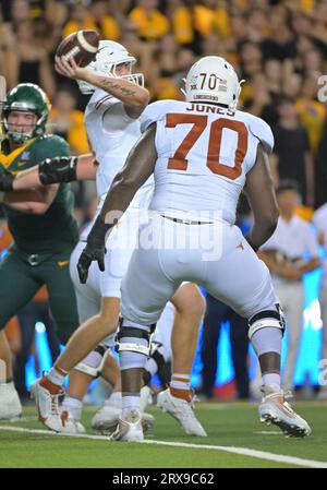 Texas quarterback Quinn Ewers throws a pass during the second half ...