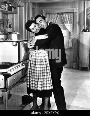 SOPHIA LOREN and ANTHONY QUINN in THE BLACK ORCHID (1958), directed by MARTIN RITT. Credit: PARAMOUNT PICTURES / Album Stock Photo