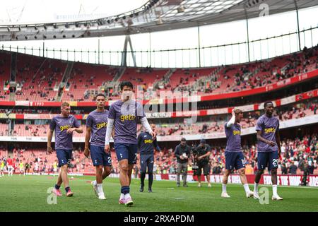 London, UK. 24th Sep, 2023. Tottenham Hotspur players warm up before the Premier League match at the Emirates Stadium, London. Picture credit should read: Kieran Cleeves/Sportimage Credit: Sportimage Ltd/Alamy Live News Stock Photo