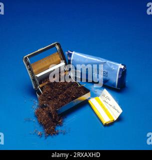 car cigarette ashtray Ashtray Ash Holder Car Cigarette Ash Container Car Supplies Ash Trash Bin, Car Ashtray Carbon Fiber Car Ashtray with Led Portable and Practical Easy