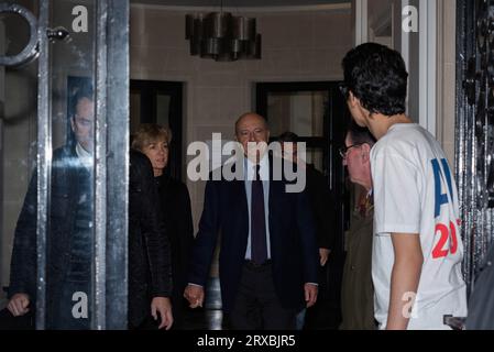 Alain Juppé à la sortie de son QG ( quartier général) de campagne, le soir du premier tour de la primaire de la droite, dimanche, 20 novembre 2016. Stock Photo