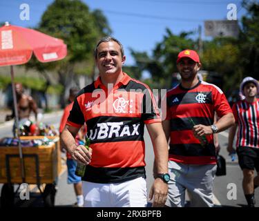 Sao Paulo, Brazil. 24th Sep, 2023. Flamengo fans arrive for the match between Sao Paulo and Flamengo, for the second leg of Final Brazil Cup 2023, at Morumbi Stadium, in Sao Paulo on September 24. Photo: Gledston Tavares/DiaEsportivo/Alamy Live News Credit: DiaEsportivo/Alamy Live News Stock Photo