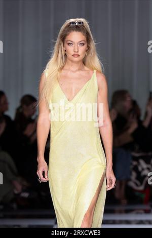 Milan, Italy. 20th Sep, 2019. Milan Fashion Week, Women Spring Summer 2020.  Milan, Women's Fashion, Spring Summer 2020.Versace catwalk Pictured: Gigi  Hadid Credit: Independent Photo Agency/Alamy Live News Stock Photo - Alamy