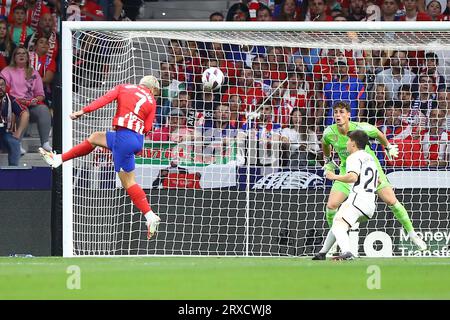 Madrid, Spain. 24th Sep, 2023. Atletico´s Griezmann scores during La Liga EA Sports Match Day 6 between Atletico de Madrid and Real Madrid at Civitas Metropolitano Stadium in Madrid, Spain, on September 24, 2023. Credit: Edward F. Peters/Alamy Live News Stock Photo