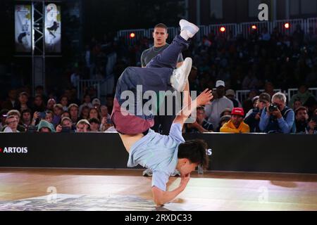 Leuven, Belgium. 24th Sep, 2023. Qi Xiangyu of China competes against Dimitrios Grigoriou of Belgium during the men's quarterfinal at the 2023 WDSF World Breaking Championship in Leuven, Belgium, Sept. 24, 2023. Credit: Zheng Huansong/Xinhua/Alamy Live News Stock Photo