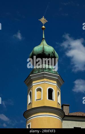 Octagonal cupola and dome of small church built in the 1600s in the Hauptplatz (main square) of Lienz, East Tyrol, Austria:  the Sankt Antoniuskirche, Antoniuskirchl or Antonius-Kapelle (Church or Chapel of St Anthony).  It served as a meeting place for Leinz’s Greek Orthodox community and was later dedicated to Russian Orthodox worship. Stock Photo