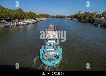 Cargo ship on the Seine, Paris, France Stock Photo