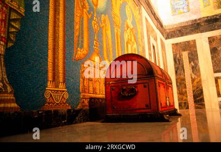Cathedral, side chapel with tomb of Francisco Pizarro, Lima, Peru Stock Photo