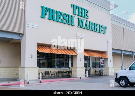 METAIRIE, LA, USA - JULY 22, 2023: Front of The Fresh Market on Veterans Memorial Boulevard Stock Photo