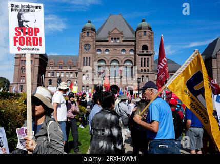 Toronto, Canada. 25th Sep, 2023. People protest against the Ontario health care system at Queen‚Äôs Park in Toronto on Monday, September 25, 2023. Credit: The Canadian Press/Ģ����ý Live News Stock Photo