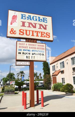 ANAHEIM, CALIFORNIA - 20 SEPT 2023: Sign at the Eagle Inn and Suites on Lincoln Avenue. Stock Photo