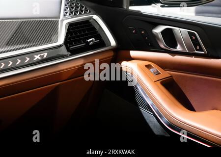 Interior dashboard view BMW X7 M60i xDrive (G07) car at the Brussels  Autosalon European Motor Show. Brussels, Belgium - January 13, 2023 Stock  Photo - Alamy